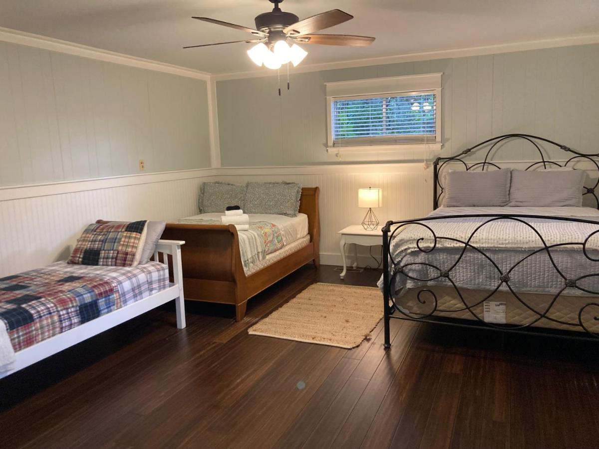 Tucked Away Newly Renovated 2 Bedroom/ 1 Bath Sleeps 8 Бюфорт Екстериор снимка